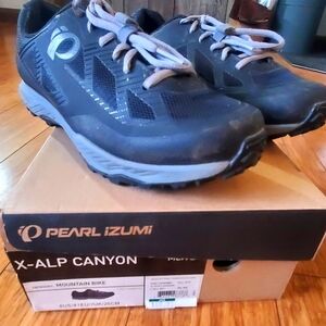 Pearl Izumi  X Alp Canyon cycling shoes. 8US, 41EU